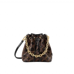 Louis Vuitton Women Noé BB M26284