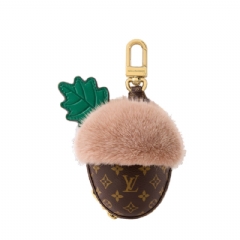 Louis Vuitton Women LV Acorn Pouch M03277
